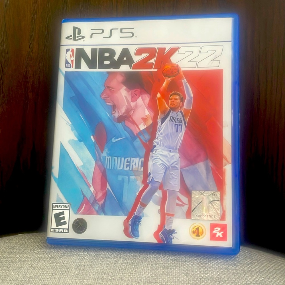 PS5 NBA2K22 rated Everyone takes up 115 GB minimum in-game purchases.
